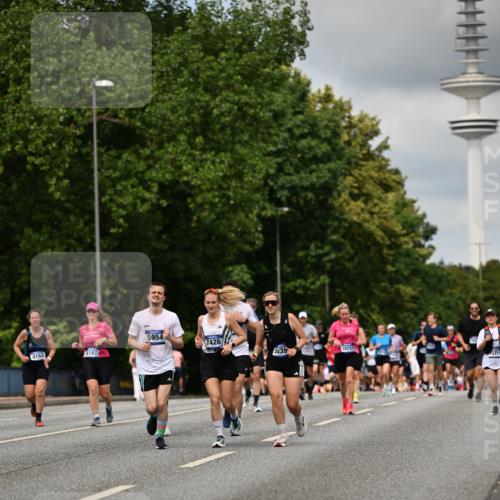 29.06.2025 - hella hamburg halbmarathon Dr. Thomas Lammeyer http://msf.ph/oto/8507612 29.06.2025 10:28:43 Kennedybrücke 1545, 2766, 3579, 4162, 4646, 4993, 5039, 5055, 5160, 5258, 5260, 5954, 7426, 7920, 8141, 8187, 8297, 8717, 8918, 8920, 9603, 11300, 11415 meine-sportfotos.de