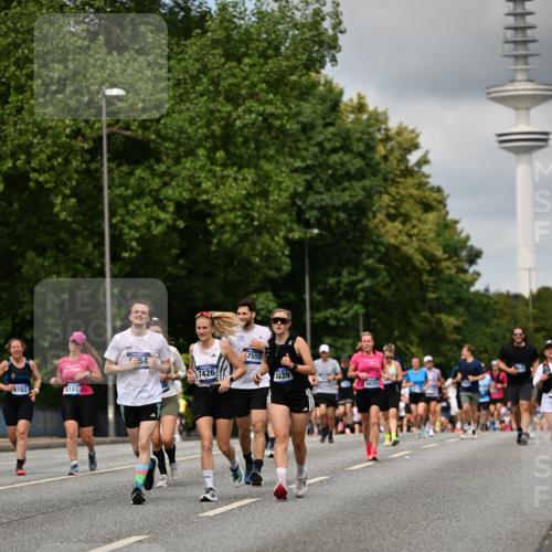 29.06.2025 - hella hamburg halbmarathon Dr. Thomas Lammeyer http://msf.ph/oto/8507626 29.06.2025 10:28:44 Kennedybrücke 1389, 1545, 2766, 3579, 4162, 4646, 4993, 5039, 5055, 5160, 5258, 5260, 5954, 7426, 7920, 8141, 8187, 8297, 8717, 8918, 8920, 9603, 11300, 11415 meine-sportfotos.de