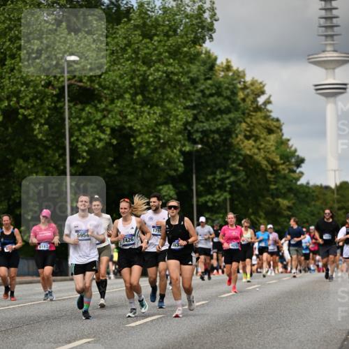 29.06.2025 - hella hamburg halbmarathon Dr. Thomas Lammeyer http://msf.ph/oto/8507631 29.06.2025 10:28:44 Kennedybrücke 1389, 1545, 2766, 3579, 4162, 4646, 4993, 5039, 5055, 5160, 5258, 5260, 5954, 7426, 7920, 8141, 8187, 8297, 8717, 8918, 8920, 9603, 11300, 11415 meine-sportfotos.de