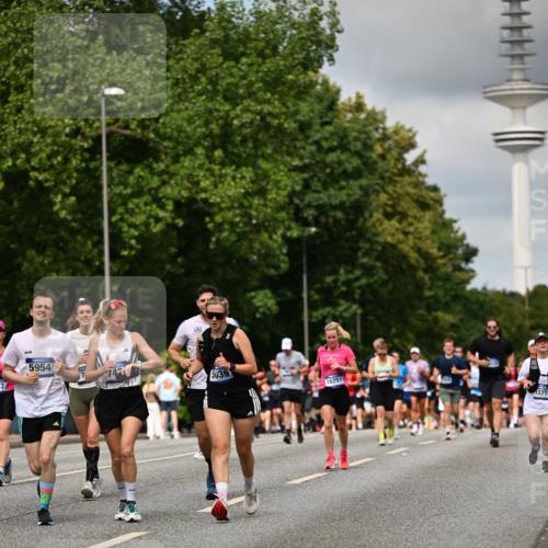 29.06.2025 - hella hamburg halbmarathon Dr. Thomas Lammeyer http://msf.ph/oto/8507653 29.06.2025 10:28:46 Kennedybrücke 1389, 1545, 3579, 4162, 4646, 4993, 5039, 5055, 5160, 5258, 5260, 5954, 7426, 7920, 8141, 8187, 8297, 8717, 8918, 8920, 9603, 11415 meine-sportfotos.de