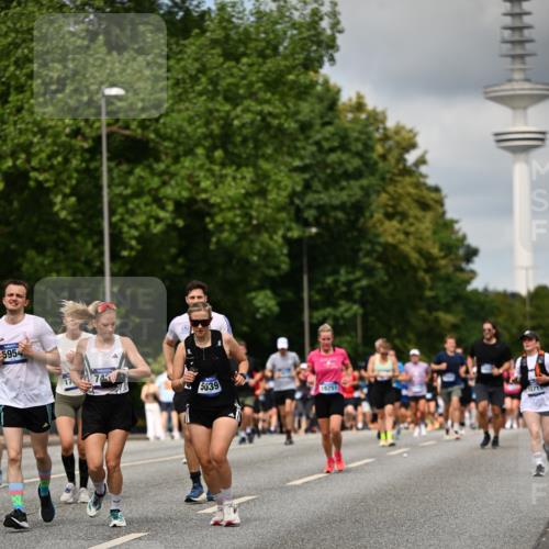 29.06.2025 - hella hamburg halbmarathon Dr. Thomas Lammeyer http://msf.ph/oto/8507661 29.06.2025 10:28:46 Kennedybrücke 1389, 1545, 3579, 4162, 4646, 4993, 5039, 5055, 5160, 5258, 5260, 5954, 7426, 7920, 8141, 8187, 8297, 8717, 8918, 8920, 9603, 11415 meine-sportfotos.de