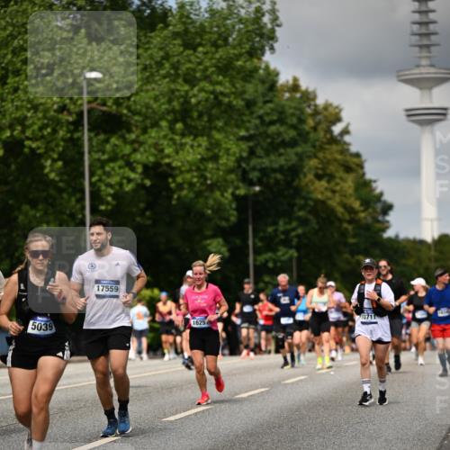 29.06.2025 - hella hamburg halbmarathon Dr. Thomas Lammeyer http://msf.ph/oto/8507681 29.06.2025 10:28:48 Kennedybrücke 1389, 1545, 2944, 3579, 4162, 4646, 4719, 4993, 5039, 5055, 5160, 5258, 5260, 5358, 5954, 7426, 7920, 8141, 8187, 8297, 8918, 8920, 10907, 11044 meine-sportfotos.de