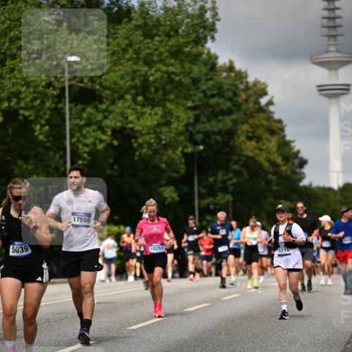 29.06.2025 - hella hamburg halbmarathon Dr. Thomas Lammeyer http://msf.ph/oto/8507683 29.06.2025 10:28:48 Kennedybrücke 1389, 1545, 2944, 3579, 4162, 4646, 4719, 4993, 5039, 5055, 5160, 5258, 5260, 5358, 5954, 7426, 7920, 8141, 8187, 8297, 8918, 8920, 10907, 11044 meine-sportfotos.de