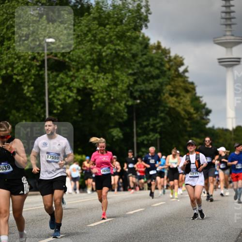 29.06.2025 - hella hamburg halbmarathon Dr. Thomas Lammeyer http://msf.ph/oto/8507688 29.06.2025 10:28:48 Kennedybrücke 1389, 1545, 2944, 3579, 4162, 4646, 4719, 4993, 5039, 5055, 5160, 5258, 5260, 5358, 5954, 7426, 7920, 8141, 8187, 8297, 8918, 8920, 10907, 11044 meine-sportfotos.de