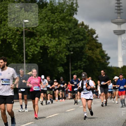 29.06.2025 - hella hamburg halbmarathon Dr. Thomas Lammeyer http://msf.ph/oto/8507694 29.06.2025 10:28:49 Kennedybrücke 1389, 1545, 2944, 4162, 4646, 4719, 4993, 5039, 5258, 5260, 5358, 5954, 7426, 7920, 8141, 8187, 8297, 8918, 8920, 10907, 11044 meine-sportfotos.de