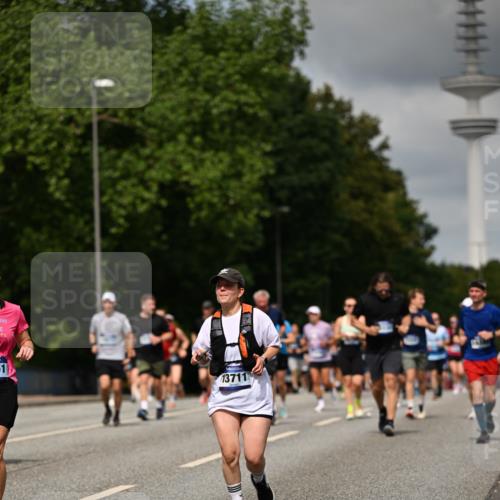 29.06.2025 - hella hamburg halbmarathon Dr. Thomas Lammeyer http://msf.ph/oto/8507733 29.06.2025 10:28:51 Kennedybrücke 1389, 1545, 2944, 3421, 4162, 4646, 4719, 5039, 5258, 5260, 5358, 5954, 7426, 7920, 8141, 8167, 8187, 8918, 8920, 10907, 11044 meine-sportfotos.de