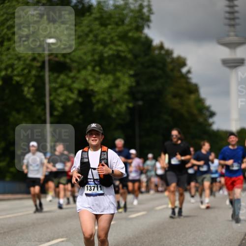 29.06.2025 - hella hamburg halbmarathon Dr. Thomas Lammeyer http://msf.ph/oto/8507760 29.06.2025 10:28:52 Kennedybrücke 1389, 1545, 2944, 3421, 4162, 4646, 4719, 5039, 5258, 5260, 5358, 5954, 6524, 6526, 7426, 7920, 7975, 8141, 8167, 8187, 8918, 8920, 10907, 11044 meine-sportfotos.de