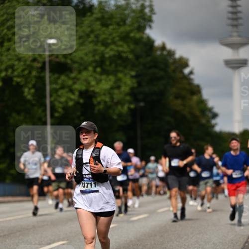 29.06.2025 - hella hamburg halbmarathon Dr. Thomas Lammeyer http://msf.ph/oto/8507761 29.06.2025 10:28:53 Kennedybrücke 1389, 2944, 3421, 4162, 4646, 4719, 5039, 5258, 5260, 5358, 5954, 6524, 6526, 7426, 7920, 7975, 8141, 8167, 8187, 8918, 8920, 10907, 11044 meine-sportfotos.de