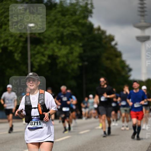 29.06.2025 - hella hamburg halbmarathon Dr. Thomas Lammeyer http://msf.ph/oto/8507772 29.06.2025 10:28:53 Kennedybrücke 1389, 2944, 3421, 4162, 4646, 4719, 5039, 5258, 5260, 5358, 5954, 6524, 6526, 7426, 7920, 7975, 8141, 8167, 8187, 8918, 8920, 10907, 11044 meine-sportfotos.de