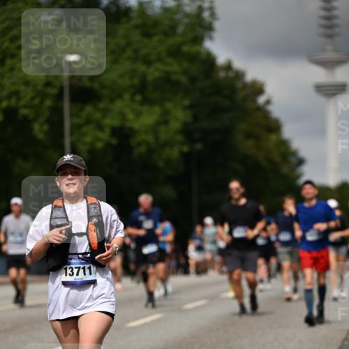 29.06.2025 - hella hamburg halbmarathon Dr. Thomas Lammeyer http://msf.ph/oto/8507774 29.06.2025 10:28:53 Kennedybrücke 1389, 2944, 3421, 4162, 4646, 4719, 5039, 5258, 5260, 5358, 5954, 6524, 6526, 7426, 7920, 7975, 8141, 8167, 8187, 8918, 8920, 10907, 11044 meine-sportfotos.de