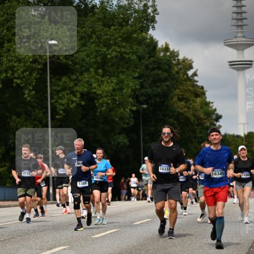 29.06.2025 - hella hamburg halbmarathon Dr. Thomas Lammeyer http://msf.ph/oto/8507791 29.06.2025 10:28:55 Kennedybrücke 1389, 1395, 2477, 2944, 3421, 4162, 4646, 4719, 5039, 5258, 5260, 5358, 5954, 6524, 6526, 7426, 7920, 7975, 8167, 8187, 8502, 8918, 8920, 10907, 11044, 11347 meine-sportfotos.de