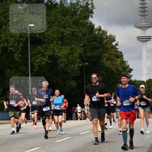 29.06.2025 - hella hamburg halbmarathon Dr. Thomas Lammeyer http://msf.ph/oto/8507795 29.06.2025 10:28:55 Kennedybrücke 1389, 1395, 2477, 2944, 3421, 4162, 4646, 4719, 5039, 5258, 5260, 5358, 5954, 6524, 6526, 7426, 7920, 7975, 8167, 8187, 8502, 8918, 8920, 10907, 11044, 11347 meine-sportfotos.de