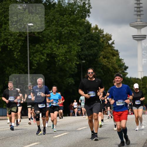 29.06.2025 - hella hamburg halbmarathon Dr. Thomas Lammeyer http://msf.ph/oto/8507802 29.06.2025 10:28:55 Kennedybrücke 1389, 1395, 2477, 2944, 3421, 4162, 4646, 4719, 5039, 5258, 5260, 5358, 5954, 6524, 6526, 7426, 7920, 7975, 8167, 8187, 8502, 8918, 8920, 10907, 11044, 11347 meine-sportfotos.de