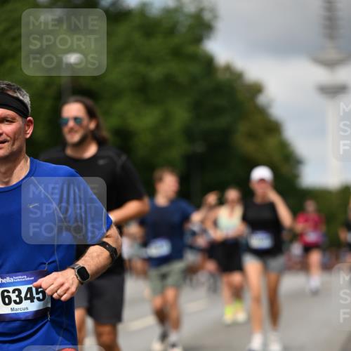 29.06.2025 - hella hamburg halbmarathon Dr. Thomas Lammeyer http://msf.ph/oto/8507882 29.06.2025 10:29:00 Kennedybrücke 1389, 1395, 2477, 2944, 3421, 3786, 4162, 4221, 4719, 5039, 5138, 5358, 5954, 6524, 6526, 7426, 7528, 7920, 7975, 8167, 8187, 8502, 8918, 8920, 9063, 10907, 11044, 11306, 11347 meine-sportfotos.de