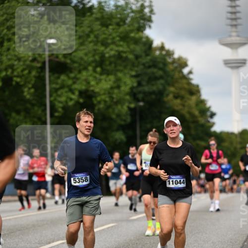 29.06.2025 - hella hamburg halbmarathon Dr. Thomas Lammeyer http://msf.ph/oto/8507904 29.06.2025 10:29:01 Kennedybrücke 1389, 1395, 2477, 2944, 3421, 3786, 4162, 4221, 4719, 5039, 5138, 5358, 5954, 6524, 6526, 7426, 7528, 7920, 7975, 8167, 8187, 8502, 8918, 8920, 9063, 10907, 11044, 11306, 11347 meine-sportfotos.de