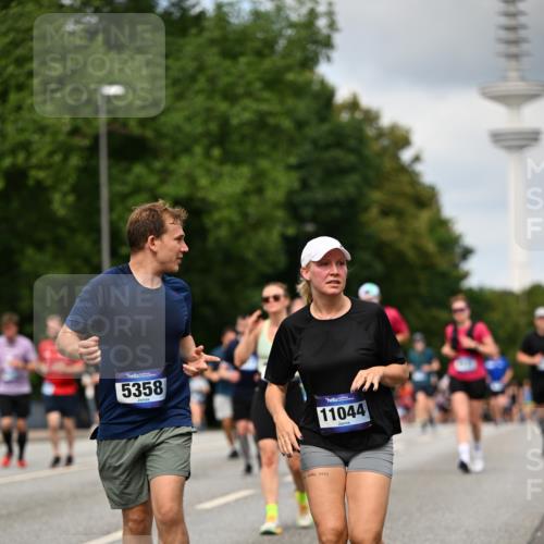 29.06.2025 - hella hamburg halbmarathon Dr. Thomas Lammeyer http://msf.ph/oto/8507924 29.06.2025 10:29:02 Kennedybrücke 1389, 1395, 2477, 2944, 3421, 3786, 4162, 4221, 4719, 5039, 5138, 5358, 5954, 6524, 6526, 7426, 7528, 7920, 7975, 8167, 8187, 8502, 8918, 8920, 9063, 10907, 11044, 11306, 11347 meine-sportfotos.de