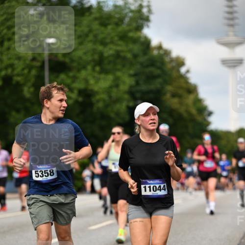 29.06.2025 - hella hamburg halbmarathon Dr. Thomas Lammeyer http://msf.ph/oto/8507934 29.06.2025 10:29:03 Kennedybrücke 1389, 1395, 2280, 2477, 2944, 3421, 3786, 4162, 4221, 4624, 4719, 5039, 5138, 5358, 6524, 6526, 7426, 7528, 7920, 7975, 8167, 8187, 8502, 9063, 10907, 11044, 11306, 11347 meine-sportfotos.de