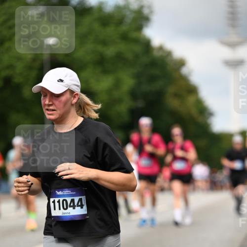 29.06.2025 - hella hamburg halbmarathon Dr. Thomas Lammeyer http://msf.ph/oto/8507966 29.06.2025 10:29:05 Kennedybrücke 1389, 1395, 2132, 2280, 2477, 2944, 3343, 3421, 3786, 4162, 4221, 4624, 4719, 5138, 5358, 5829, 5830, 6524, 6526, 7528, 7920, 7975, 8167, 8187, 8502, 9063, 10907, 11044, 11306, 11347 meine-sportfotos.de