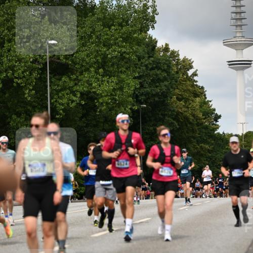 29.06.2025 - hella hamburg halbmarathon Dr. Thomas Lammeyer http://msf.ph/oto/8507983 29.06.2025 10:29:06 Kennedybrücke 1389, 1395, 2132, 2249, 2280, 2477, 2944, 3343, 3421, 3786, 4221, 4624, 4719, 5138, 5358, 5829, 5830, 6524, 6526, 7528, 7920, 7975, 8167, 8502, 9063, 10907, 11044, 11306, 11347 meine-sportfotos.de