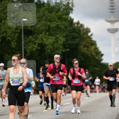 29.06.2025 - hella hamburg halbmarathon Dr. Thomas Lammeyer http://msf.ph/oto/8507985 29.06.2025 10:29:06 Kennedybrücke 1389, 1395, 2132, 2249, 2280, 2477, 2944, 3343, 3421, 3786, 4221, 4624, 4719, 5138, 5358, 5829, 5830, 6524, 6526, 7528, 7920, 7975, 8167, 8502, 9063, 10907, 11044, 11306, 11347 meine-sportfotos.de
