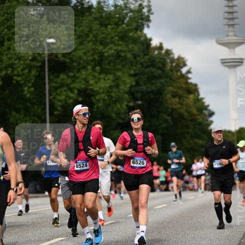 29.06.2025 - hella hamburg halbmarathon Dr. Thomas Lammeyer http://msf.ph/oto/8508008 29.06.2025 10:29:07 Kennedybrücke 1389, 1395, 2132, 2249, 2280, 2477, 2944, 3343, 3421, 3786, 4221, 4624, 4719, 5138, 5358, 5829, 5830, 6524, 6526, 7528, 7920, 7975, 8167, 8502, 9063, 10907, 11044, 11306, 11347 meine-sportfotos.de