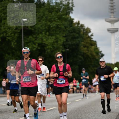 29.06.2025 - hella hamburg halbmarathon Dr. Thomas Lammeyer http://msf.ph/oto/8508022 29.06.2025 10:29:08 Kennedybrücke 1389, 1395, 2132, 2249, 2280, 2477, 2944, 3343, 3421, 3786, 4221, 4624, 4719, 5138, 5358, 5829, 5830, 6524, 6526, 7528, 7920, 7975, 8167, 8502, 9063, 10907, 11044, 11306, 11347 meine-sportfotos.de