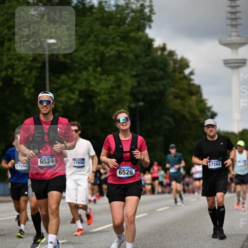 29.06.2025 - hella hamburg halbmarathon Dr. Thomas Lammeyer http://msf.ph/oto/8508025 29.06.2025 10:29:08 Kennedybrücke 1389, 1395, 2132, 2249, 2280, 2477, 2944, 3343, 3421, 3786, 4221, 4624, 4719, 5138, 5358, 5829, 5830, 6524, 6526, 7528, 7920, 7975, 8167, 8502, 9063, 10907, 11044, 11306, 11347 meine-sportfotos.de