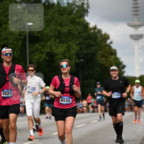 29.06.2025 - hella hamburg halbmarathon Dr. Thomas Lammeyer http://msf.ph/oto/8508035 29.06.2025 10:29:09 Kennedybrücke 1389, 1395, 2132, 2249, 2280, 2477, 2944, 3343, 3421, 3786, 4221, 4624, 4719, 5138, 5358, 5829, 5830, 6524, 6526, 7528, 7920, 7975, 8167, 8502, 9063, 10907, 11044, 11306, 11347 meine-sportfotos.de