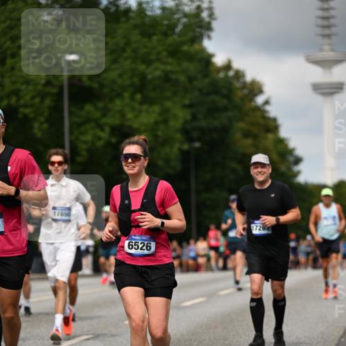 29.06.2025 - hella hamburg halbmarathon Dr. Thomas Lammeyer http://msf.ph/oto/8508041 29.06.2025 10:29:09 Kennedybrücke 1389, 1395, 2132, 2249, 2280, 2477, 2944, 3343, 3421, 3786, 4221, 4624, 4719, 5138, 5358, 5829, 5830, 6524, 6526, 7528, 7920, 7975, 8167, 8502, 9063, 10907, 11044, 11306, 11347 meine-sportfotos.de