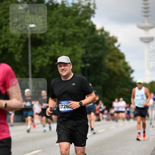 29.06.2025 - hella hamburg halbmarathon Dr. Thomas Lammeyer http://msf.ph/oto/8508086 29.06.2025 10:29:12 Kennedybrücke 1352, 1389, 1395, 2132, 2249, 2280, 2477, 2944, 3343, 3421, 3786, 4221, 4624, 4719, 5138, 5358, 5829, 5830, 6261, 6524, 6526, 7528, 7975, 8167, 8502, 9063, 10907, 11044, 11306, 11347 meine-sportfotos.de