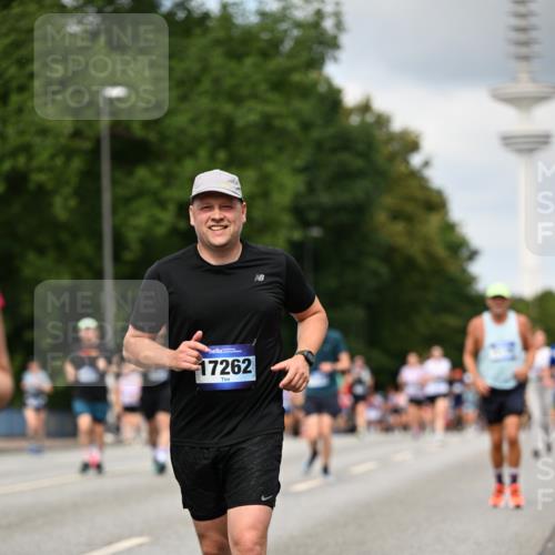 29.06.2025 - hella hamburg halbmarathon Dr. Thomas Lammeyer http://msf.ph/oto/8508095 29.06.2025 10:29:12 Kennedybrücke 1352, 1389, 1395, 2132, 2249, 2280, 2477, 2944, 3343, 3421, 3786, 4221, 4624, 4719, 5138, 5358, 5829, 5830, 6261, 6524, 6526, 7528, 7975, 8167, 8502, 9063, 10907, 11044, 11306, 11347 meine-sportfotos.de
