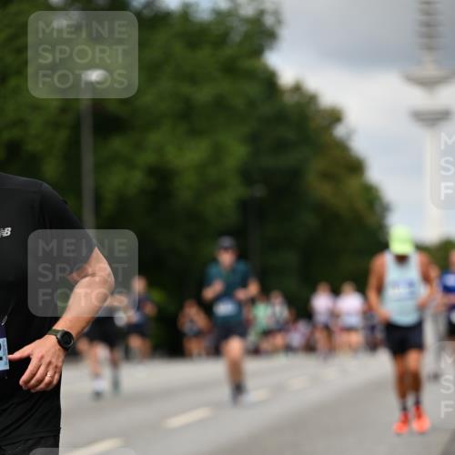 29.06.2025 - hella hamburg halbmarathon Dr. Thomas Lammeyer http://msf.ph/oto/8508117 29.06.2025 10:29:13 Kennedybrücke 1352, 1389, 1395, 2132, 2249, 2280, 2477, 2944, 3343, 3421, 3786, 4221, 4624, 4719, 5138, 5358, 5829, 5830, 6261, 6524, 6526, 7528, 7975, 8167, 8502, 9063, 10907, 11044, 11306, 11347 meine-sportfotos.de