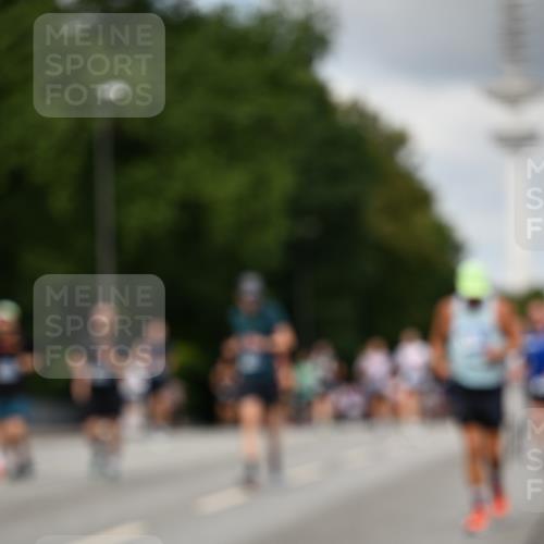 29.06.2025 - hella hamburg halbmarathon Dr. Thomas Lammeyer http://msf.ph/oto/8508128 29.06.2025 10:29:14 Kennedybrücke 1352, 1389, 1395, 2132, 2249, 2280, 2477, 2944, 3343, 3421, 3786, 4221, 4624, 4719, 5138, 5358, 5829, 5830, 6261, 6524, 6526, 7528, 7975, 8167, 8502, 9063, 10907, 11044, 11306, 11347 meine-sportfotos.de