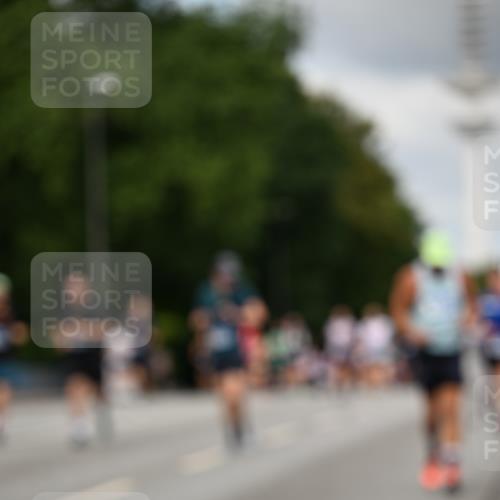 29.06.2025 - hella hamburg halbmarathon Dr. Thomas Lammeyer http://msf.ph/oto/8508133 29.06.2025 10:29:14 Kennedybrücke 1352, 1389, 1395, 2132, 2249, 2280, 2477, 2944, 3343, 3421, 3786, 4221, 4624, 4719, 5138, 5358, 5829, 5830, 6261, 6524, 6526, 7528, 7975, 8167, 8502, 9063, 10907, 11044, 11306, 11347 meine-sportfotos.de