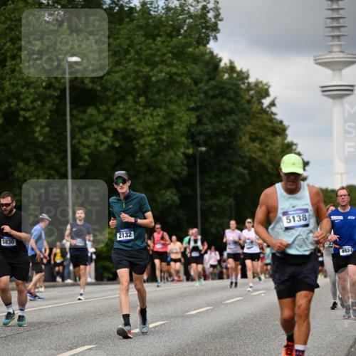 29.06.2025 - hella hamburg halbmarathon Dr. Thomas Lammeyer http://msf.ph/oto/8508152 29.06.2025 10:29:15 Kennedybrücke 1352, 1395, 2132, 2249, 2280, 2477, 2944, 3343, 3421, 3786, 4221, 4624, 4719, 5138, 5358, 5829, 5830, 6261, 6524, 6526, 7528, 7975, 8167, 8502, 9063, 10907, 11044, 11306, 11347 meine-sportfotos.de