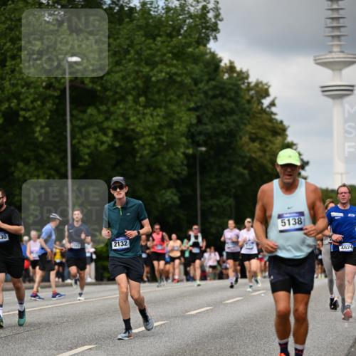 29.06.2025 - hella hamburg halbmarathon Dr. Thomas Lammeyer http://msf.ph/oto/8508158 29.06.2025 10:29:15 Kennedybrücke 1352, 1395, 2132, 2249, 2280, 2477, 2944, 3343, 3421, 3786, 4221, 4624, 4719, 5138, 5358, 5829, 5830, 6261, 6524, 6526, 7528, 7975, 8167, 8502, 9063, 10907, 11044, 11306, 11347 meine-sportfotos.de