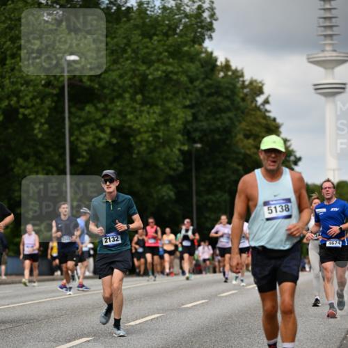 29.06.2025 - hella hamburg halbmarathon Dr. Thomas Lammeyer http://msf.ph/oto/8508164 29.06.2025 10:29:16 Kennedybrücke 1352, 1395, 2132, 2249, 2280, 2477, 2944, 3343, 3421, 3786, 4221, 4624, 4719, 5138, 5358, 5829, 5830, 6261, 6524, 6526, 7528, 7975, 8167, 8502, 9063, 10907, 11044, 11306, 11347 meine-sportfotos.de