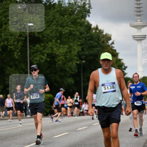 29.06.2025 - hella hamburg halbmarathon Dr. Thomas Lammeyer http://msf.ph/oto/8508181 29.06.2025 10:29:17 Kennedybrücke 1352, 1395, 2132, 2249, 2280, 2477, 2944, 3343, 3421, 3786, 4221, 4624, 4719, 5138, 5358, 5829, 5830, 6261, 6524, 6526, 7528, 7975, 8167, 8502, 9063, 10907, 11044, 11306, 11347 meine-sportfotos.de
