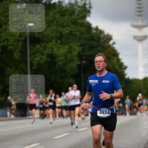 29.06.2025 - hella hamburg halbmarathon Dr. Thomas Lammeyer http://msf.ph/oto/8508215 29.06.2025 10:29:20 Kennedybrücke 1352, 1395, 2132, 2249, 2280, 2477, 3132, 3343, 3421, 3786, 4111, 4221, 4624, 5138, 5829, 5830, 6261, 6524, 6526, 7528, 7975, 8083, 8167, 8502, 9063, 11306, 11347 meine-sportfotos.de