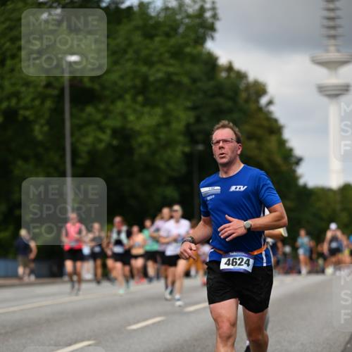 29.06.2025 - hella hamburg halbmarathon Dr. Thomas Lammeyer http://msf.ph/oto/8508218 29.06.2025 10:29:20 Kennedybrücke 1352, 1395, 2132, 2249, 2280, 2477, 3132, 3343, 3421, 3786, 4111, 4221, 4624, 5138, 5829, 5830, 6261, 6524, 6526, 7528, 7975, 8083, 8167, 8502, 9063, 11306, 11347 meine-sportfotos.de