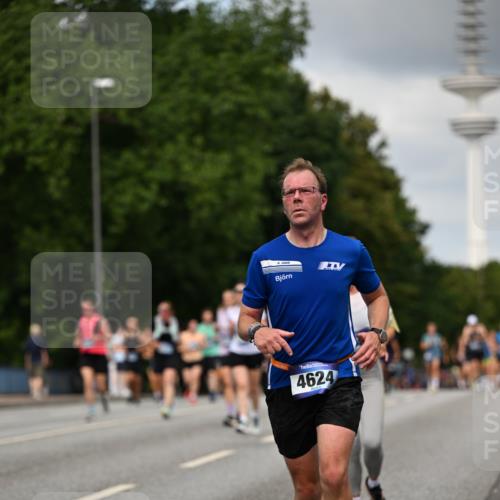 29.06.2025 - hella hamburg halbmarathon Dr. Thomas Lammeyer http://msf.ph/oto/8508221 29.06.2025 10:29:21 Kennedybrücke 1352, 1395, 2132, 2249, 2280, 2477, 3132, 3343, 3421, 3786, 4008, 4010, 4111, 4221, 4624, 5138, 5829, 5830, 6261, 6524, 6526, 7528, 7975, 8083, 8502, 9063, 11306, 11347 meine-sportfotos.de