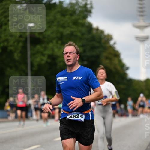 29.06.2025 - hella hamburg halbmarathon Dr. Thomas Lammeyer http://msf.ph/oto/8508230 29.06.2025 10:29:21 Kennedybrücke 1352, 1395, 2132, 2249, 2280, 2477, 3132, 3343, 3421, 3786, 4008, 4010, 4111, 4221, 4624, 5138, 5829, 5830, 6261, 6524, 6526, 7528, 7975, 8083, 8502, 9063, 11306, 11347 meine-sportfotos.de