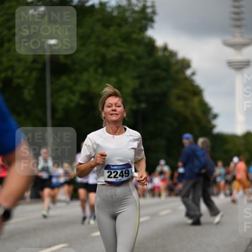29.06.2025 - hella hamburg halbmarathon Dr. Thomas Lammeyer http://msf.ph/oto/8508256 29.06.2025 10:29:23 Kennedybrücke 1352, 1395, 2132, 2249, 2280, 2477, 3132, 3343, 3786, 4008, 4010, 4111, 4221, 4624, 5138, 5829, 5830, 6261, 7528, 8083, 8502, 9063, 9927, 11306, 11347 meine-sportfotos.de