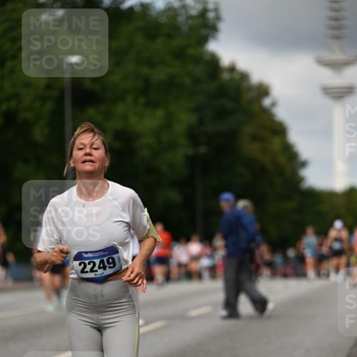 29.06.2025 - hella hamburg halbmarathon Dr. Thomas Lammeyer http://msf.ph/oto/8508266 29.06.2025 10:29:23 Kennedybrücke 1352, 1395, 2132, 2249, 2280, 2477, 3132, 3343, 3786, 4008, 4010, 4111, 4221, 4624, 5138, 5829, 5830, 6261, 7528, 8083, 8502, 9063, 9927, 11306, 11347 meine-sportfotos.de