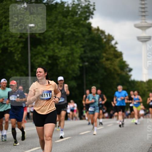 29.06.2025 - hella hamburg halbmarathon Dr. Thomas Lammeyer http://msf.ph/oto/8508367 29.06.2025 10:29:36 Kennedybrücke 1352, 2000, 2249, 3099, 3113, 3132, 4008, 4010, 4111, 4444, 4797, 5814, 6261, 7778, 8083, 8276, 8962, 9927 meine-sportfotos.de