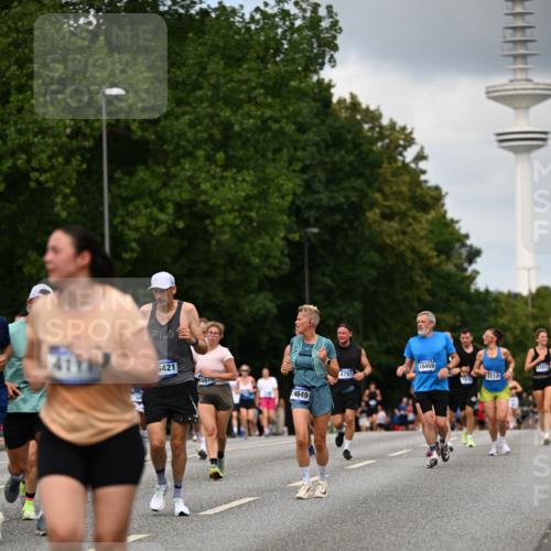 29.06.2025 - hella hamburg halbmarathon Dr. Thomas Lammeyer http://msf.ph/oto/8508378 29.06.2025 10:29:37 Kennedybrücke 1352, 2000, 3053, 3099, 3113, 3132, 4008, 4010, 4111, 4444, 4797, 5814, 6261, 7778, 8083, 8276, 8962, 9927 meine-sportfotos.de