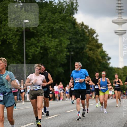 29.06.2025 - hella hamburg halbmarathon Dr. Thomas Lammeyer http://msf.ph/oto/8508441 29.06.2025 10:29:41 Kennedybrücke 1627, 2000, 3053, 3099, 3113, 3132, 3920, 4008, 4010, 4111, 4444, 4797, 5814, 6261, 7778, 8083, 8276, 8962, 9927, 11157 meine-sportfotos.de