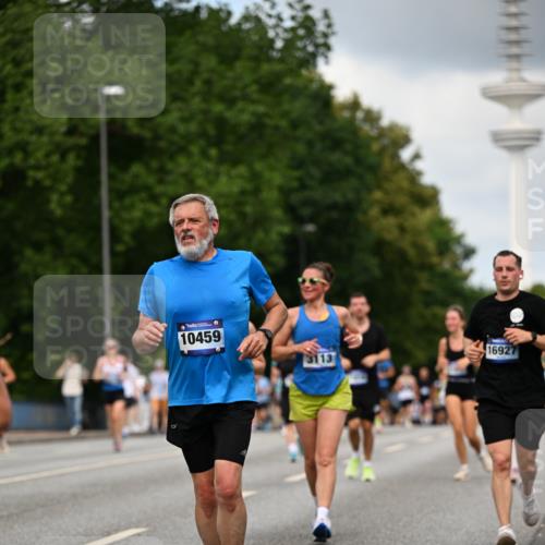 29.06.2025 - hella hamburg halbmarathon Dr. Thomas Lammeyer http://msf.ph/oto/8508486 29.06.2025 10:29:44 Kennedybrücke 1627, 1740, 2000, 3053, 3099, 3113, 3132, 3920, 4008, 4010, 4111, 4444, 4797, 5814, 7778, 8083, 8276, 8962, 9927, 11157, 11400 meine-sportfotos.de