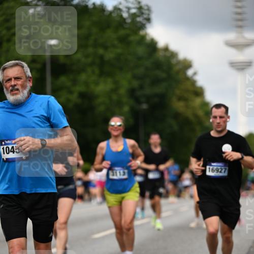 29.06.2025 - hella hamburg halbmarathon Dr. Thomas Lammeyer http://msf.ph/oto/8508505 29.06.2025 10:29:46 Kennedybrücke 1627, 1740, 2000, 3053, 3099, 3113, 3132, 3920, 4008, 4010, 4111, 4444, 4797, 5814, 6869, 7778, 8083, 8276, 8962, 9927, 11157, 11400 meine-sportfotos.de