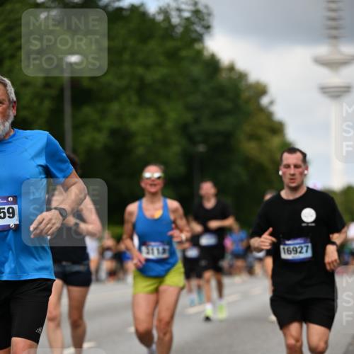 29.06.2025 - hella hamburg halbmarathon Dr. Thomas Lammeyer http://msf.ph/oto/8508507 29.06.2025 10:29:46 Kennedybrücke 1627, 1740, 2000, 3053, 3099, 3113, 3132, 3920, 4008, 4010, 4111, 4444, 4797, 5814, 6869, 7778, 8083, 8276, 8962, 9927, 11157, 11400 meine-sportfotos.de